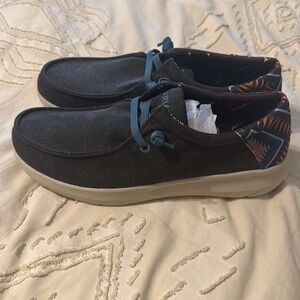 Men’s Ariat slip on shoes